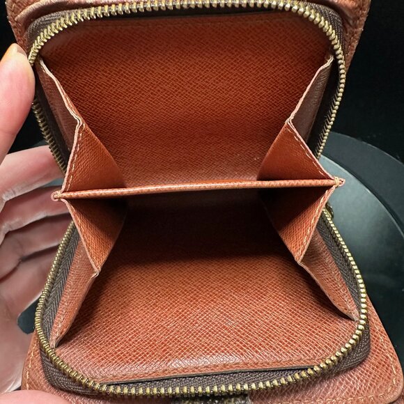 Louis Vuitton Compact Zippé Wallet - GUC - Picture 6 of 10